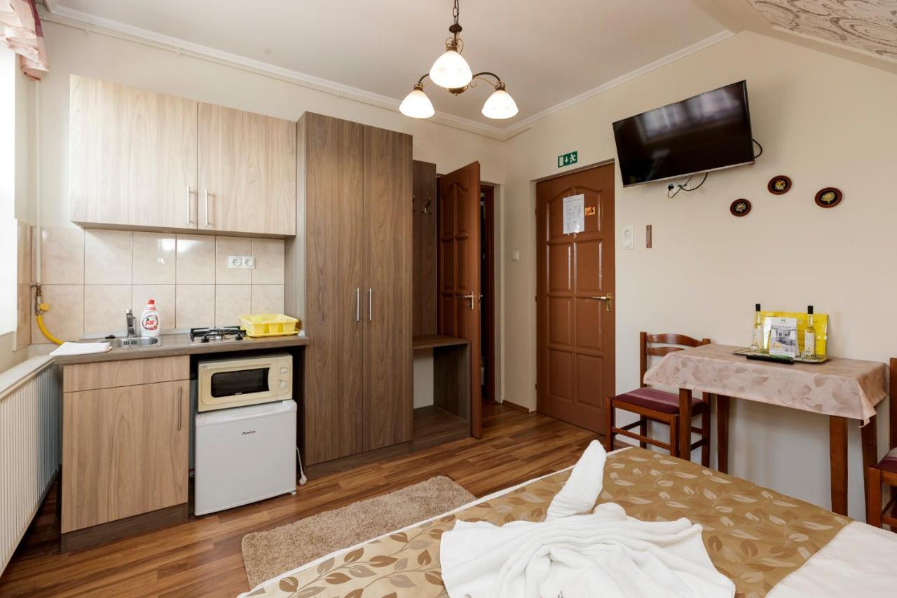 Almafa Apartmanhaz Έγκερ Εξωτερικό φωτογραφία